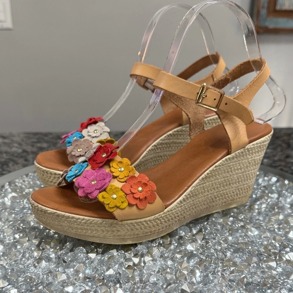 Italian made Floral Embellished leather Wedge natural Sandals EUC 7.5